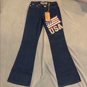Basic Blue Jeans Corp. Women’s Flair Jeans